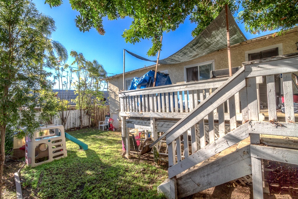 Property Photo: 210 Goetting Way CA 92083
