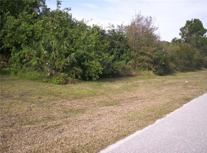 Property Photo: 3039 Gillot Boulevard FL 33981
