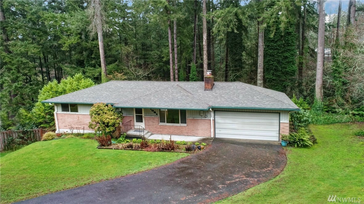 Property Photo:  11041 Dean Ct SW  WA 98498 