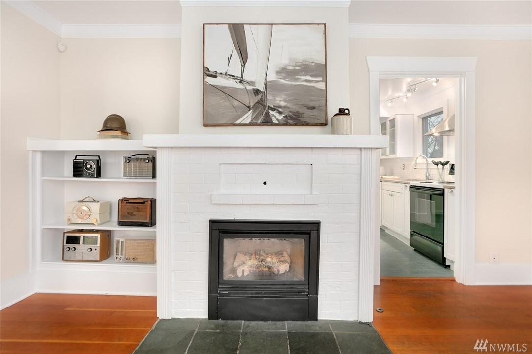 Property Photo: 352 NE 53rd Street WA 98105