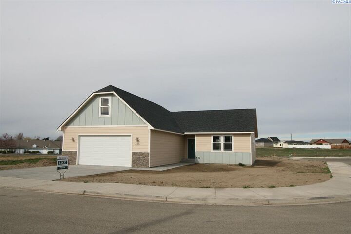 406 Sherilyn Ct  Grandview WA 98930 photo