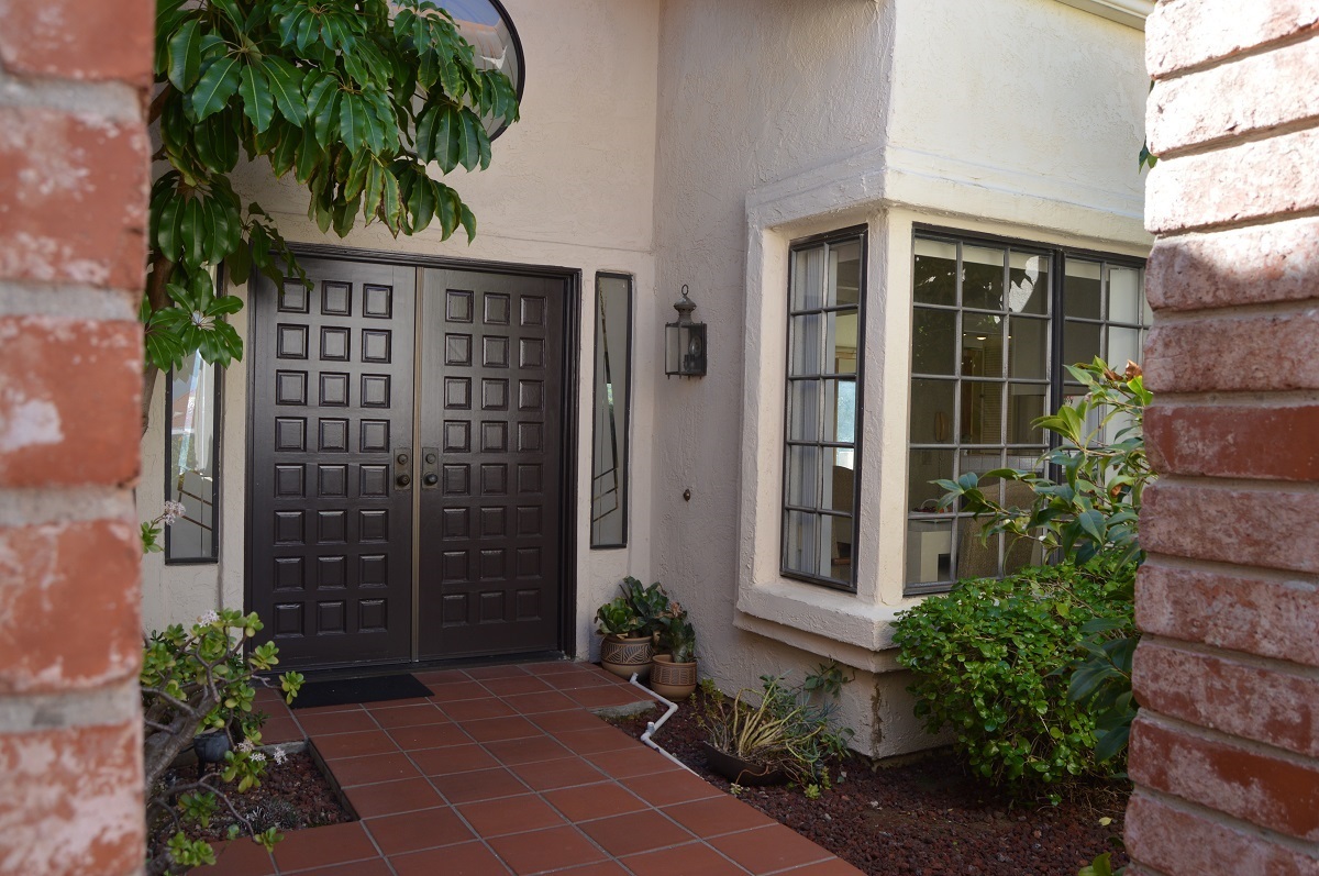 Property Photo: 12517 Avenida Tineo CA 92128