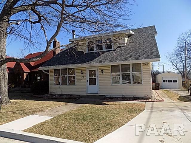 Property Photo:  3112 N Delmar  IL 61604 