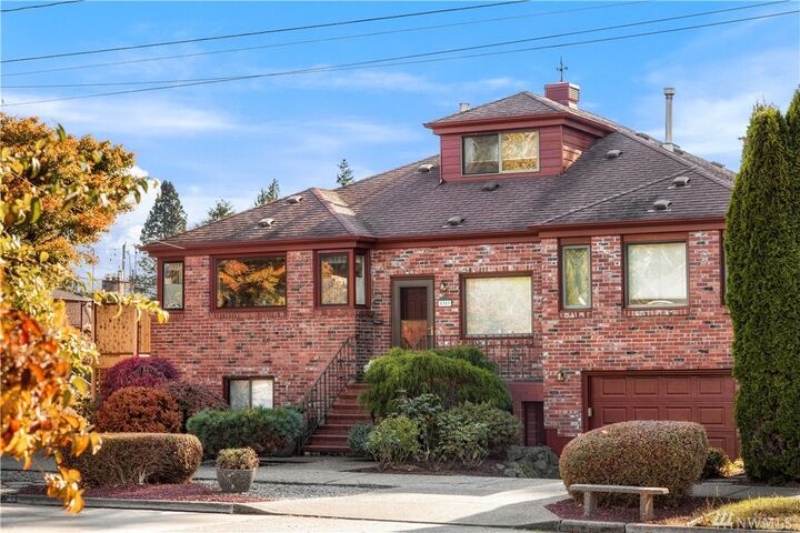 5303 SW Dakota St  Seattle WA 98116 photo