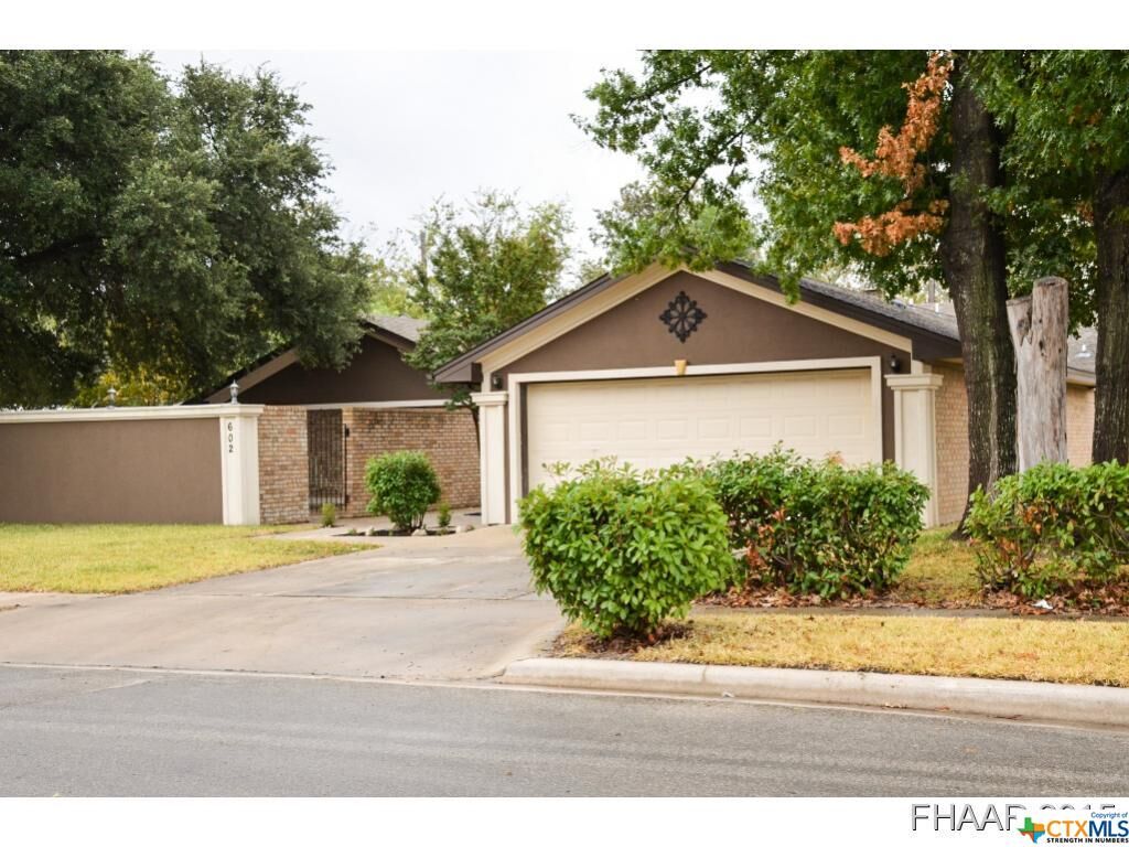 Property Photo: 602 Donnie Avenue TX 76541