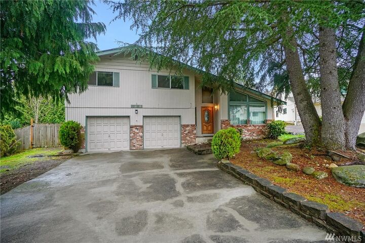 Property Photo: 11826 87th Av Ct E WA 98373