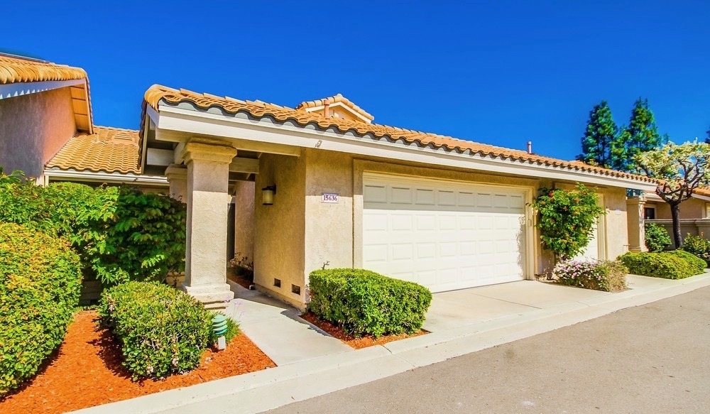 Property Photo: 15636 Via Calanova CA 92128
