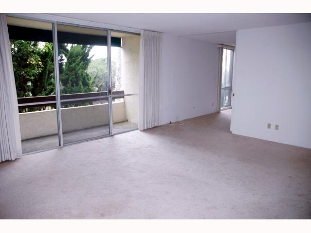 Property Photo:  6455 La Jolla Blvd #201  CA 92037 