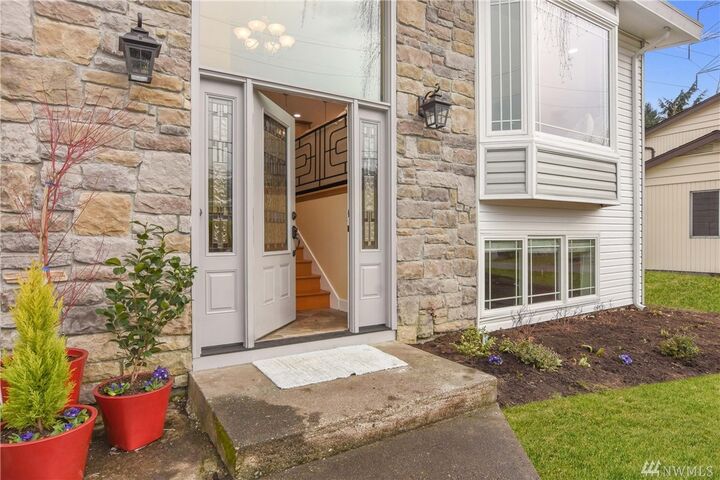 Property Photo:  5412 123rd Ave SE  WA 98006 