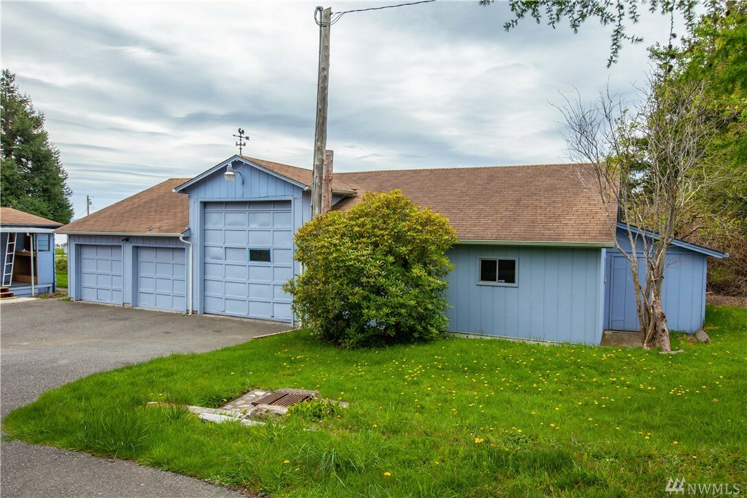 Property Photo: 504 Bush Point Rd WA 98249