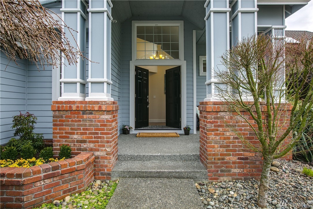 Property Photo: 25635 SE 41st St WA 98029