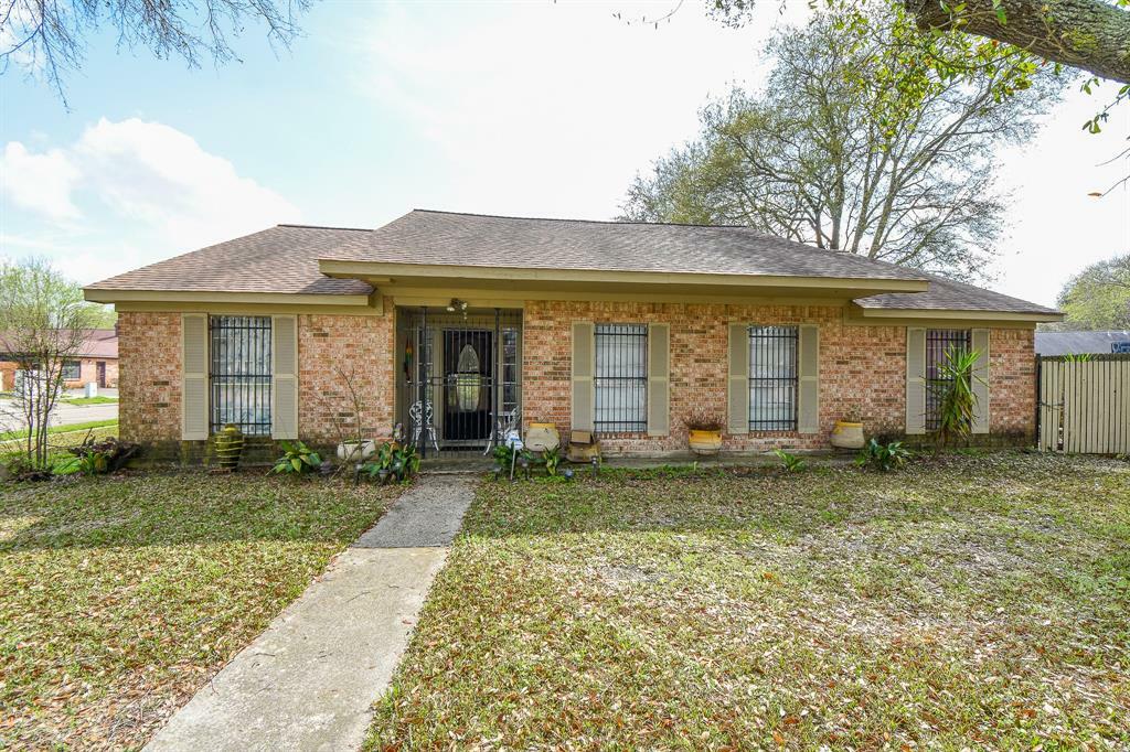 Property Photo:  6703 Canyon Way Drive  TX 77086 