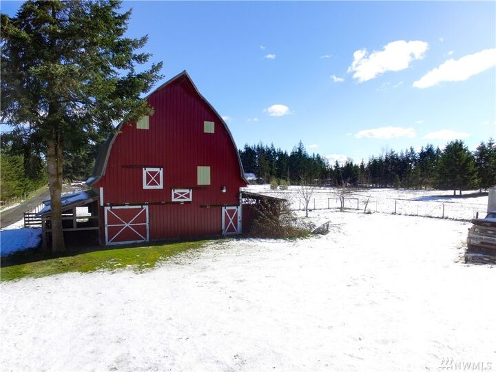 Property Photo: 335 A Berry Rd WA 98532