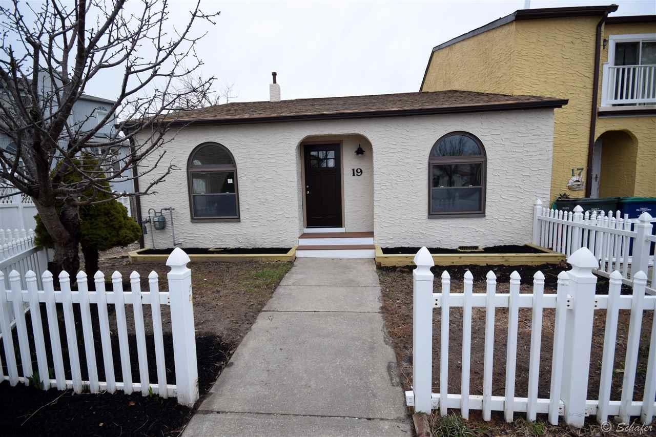 Property Photo: 19 Casa Ct NJ 08203