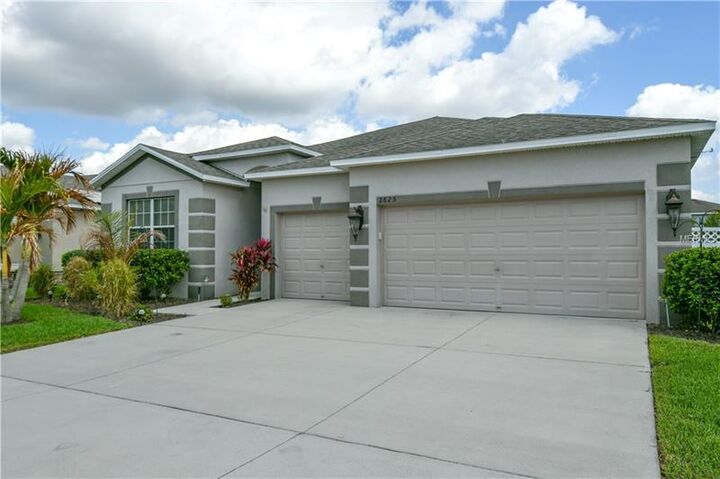 Property Photo:  2625 Yukon Cliff Drive  FL 33570 