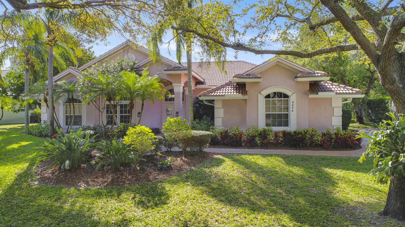 Property Photo:  9858 SE Buttonwood Way  FL 33469 