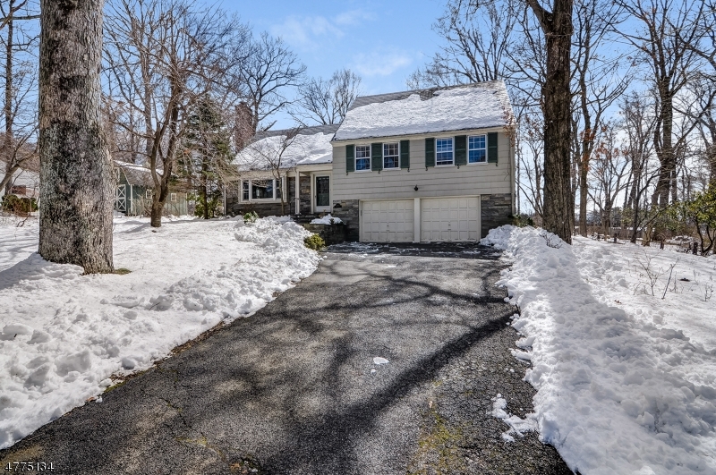 Property Photo:  2672 Crest Lane  NJ 07076 