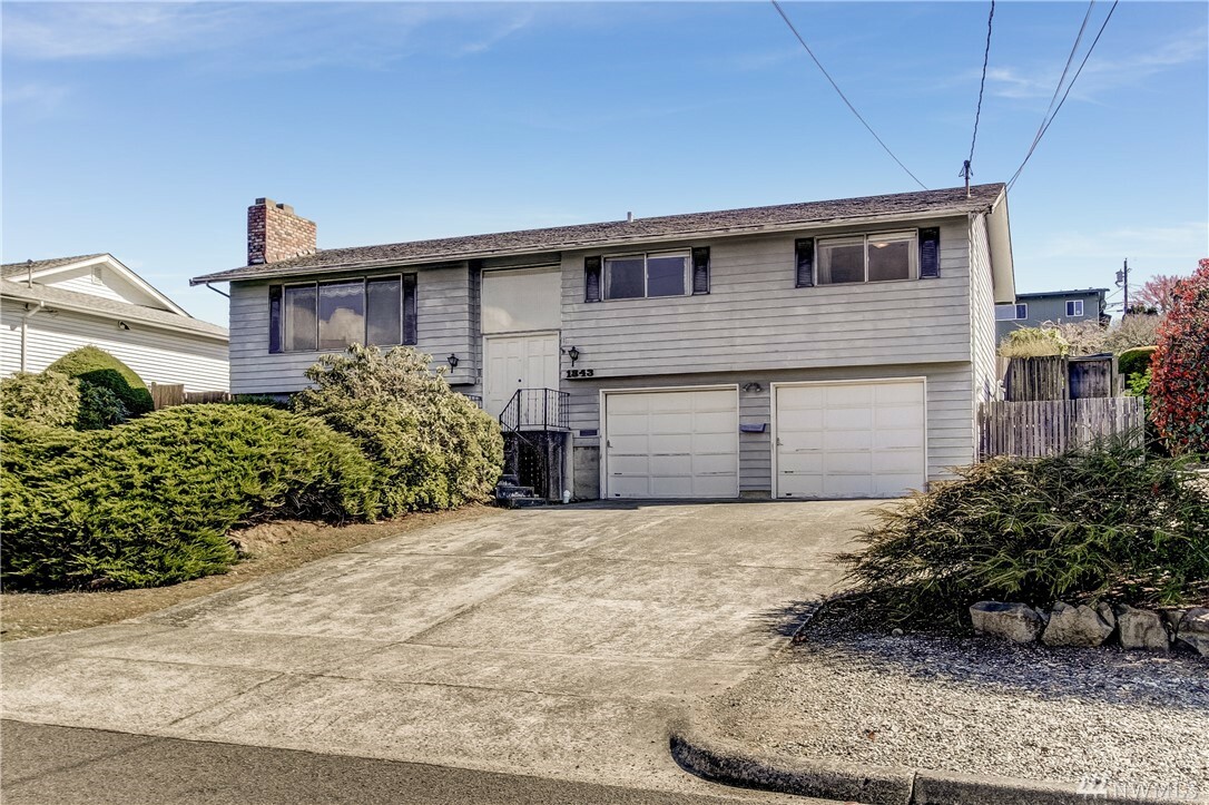 Property Photo:  1843 N Skyline Dr  WA 98406 