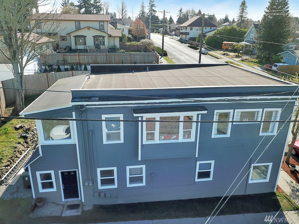 Property Photo:  4127 N Cheyenne St 1-2  WA 98407 