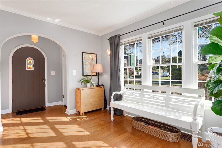 Property Photo:  4103 SW Rose St  WA 98136 