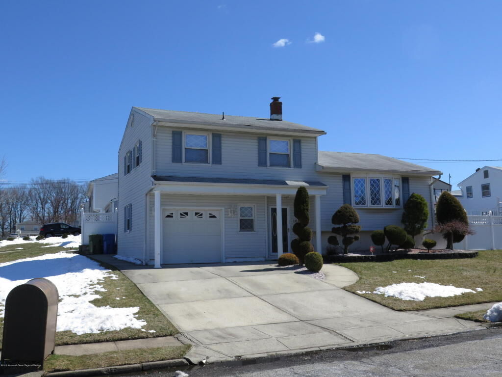 Property Photo:  1054 Rudyard Drive  NJ 08861 
