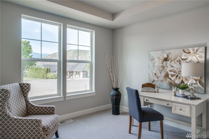 Property Photo:  2011 Legacy Place SE Lot30  WA 98802 