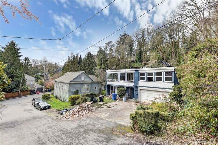 Property Photo:  311 35th Ave  WA 98122 