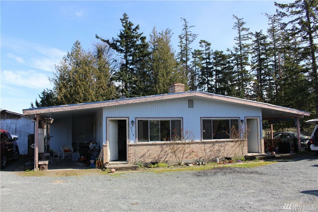 Property Photo:  2415 D Ave  WA 98221 