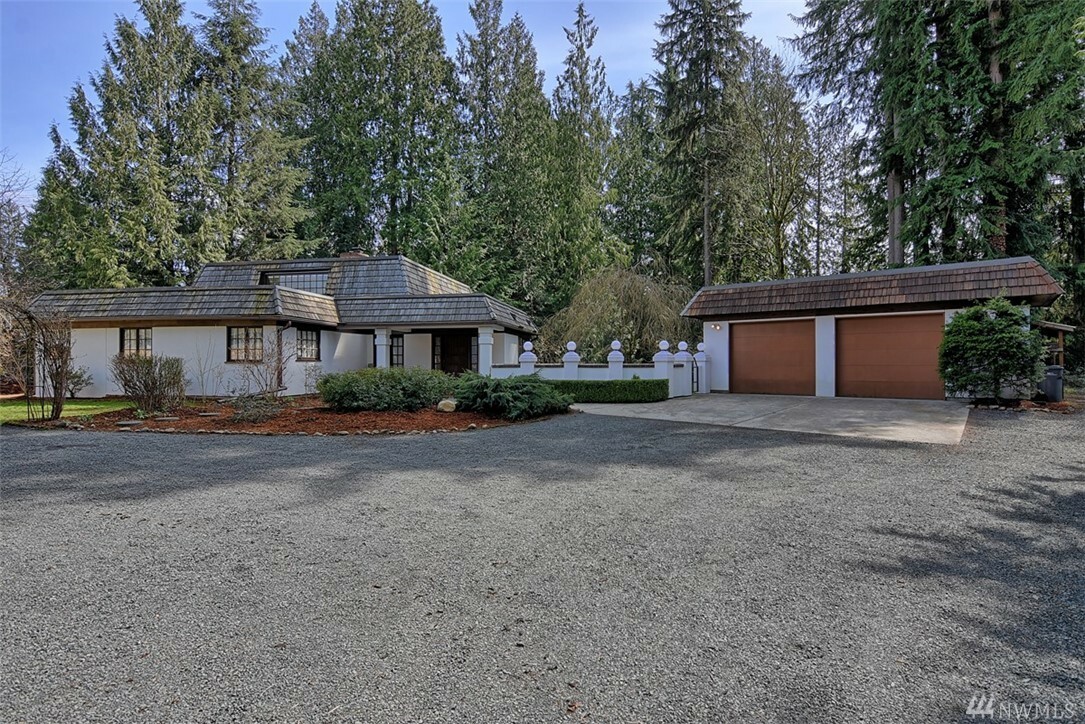 Property Photo:  309 Portage Ave  WA 98252 