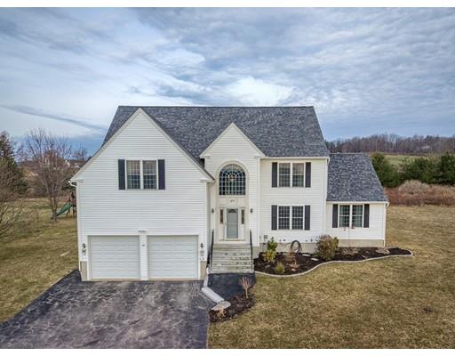 Property Photo: 69 Macintosh Ln MA 01420