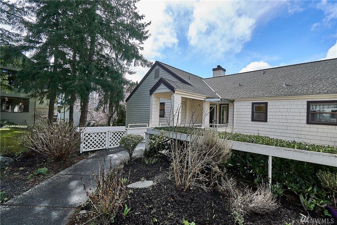 Property Photo: 4116 Providence Point Drive SE 2015 WA 98029