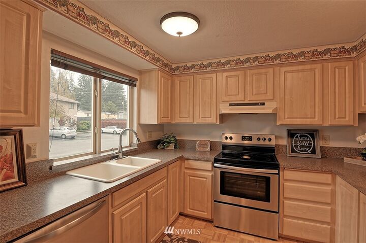 Property Photo: 20120 60th Avenue W A6 WA 98036