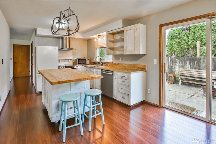 Property Photo: 2009 Park Ave WA 98290