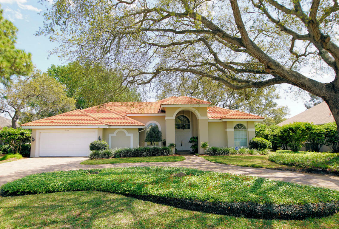 Property Photo: 901 The Masters FL 32579