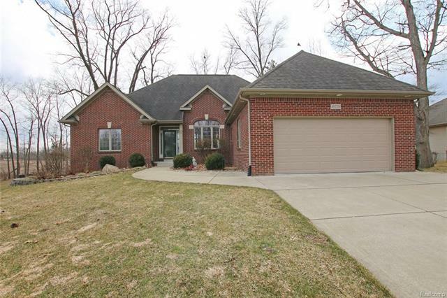 Property Photo:  10228 Mill Pointe Drive  MI 48438 