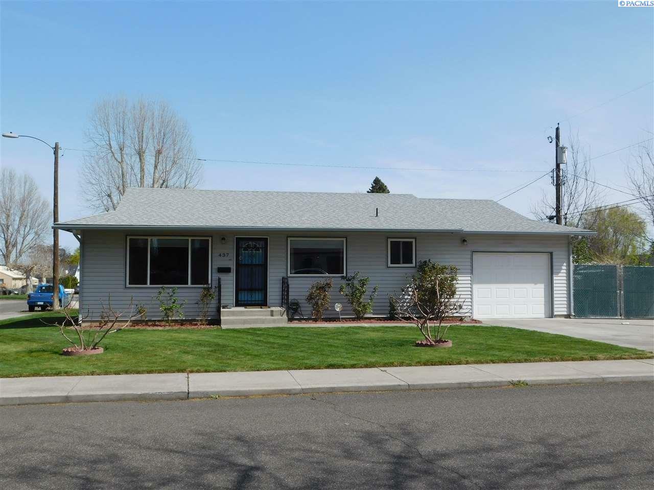 Property Photo:  437 S Quincy St  WA 99336 