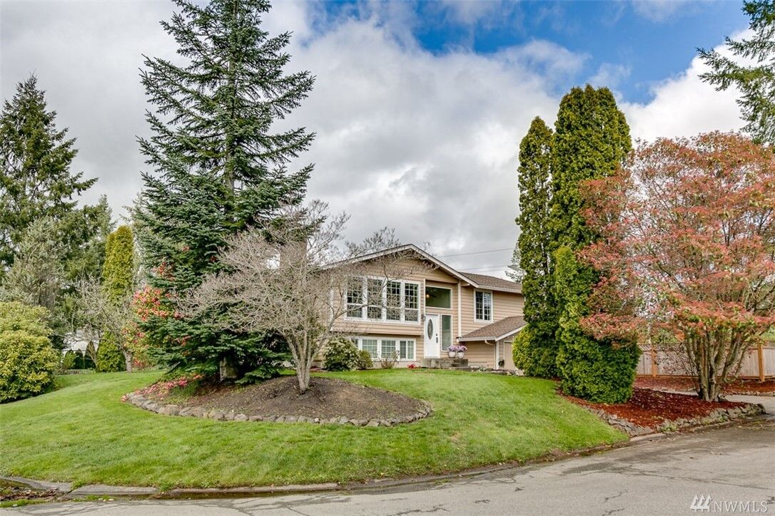 Property Photo: 19718 23rd Ave NE WA 98370