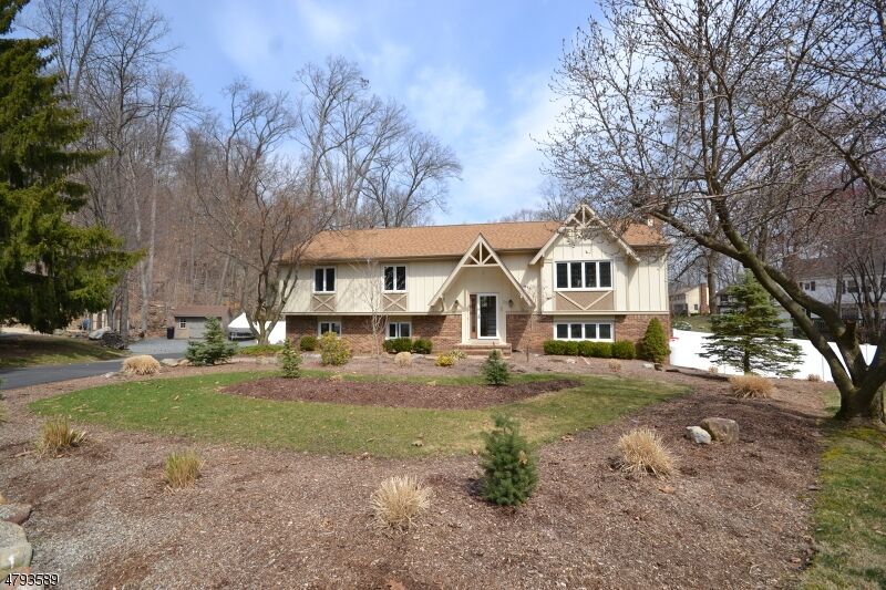 Property Photo:  20 Cardinal Dr  NJ 07871 