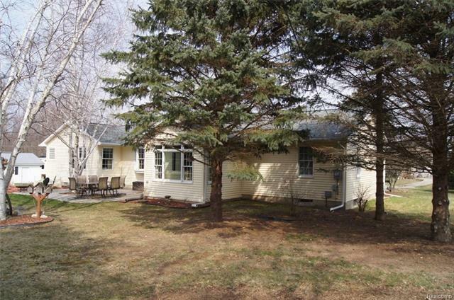 Property Photo:  1183 Beth Drive  MI 48446 