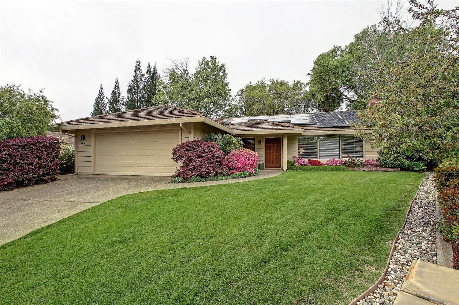 Property Photo: 5221 McKenzie Glen Court CA 95608