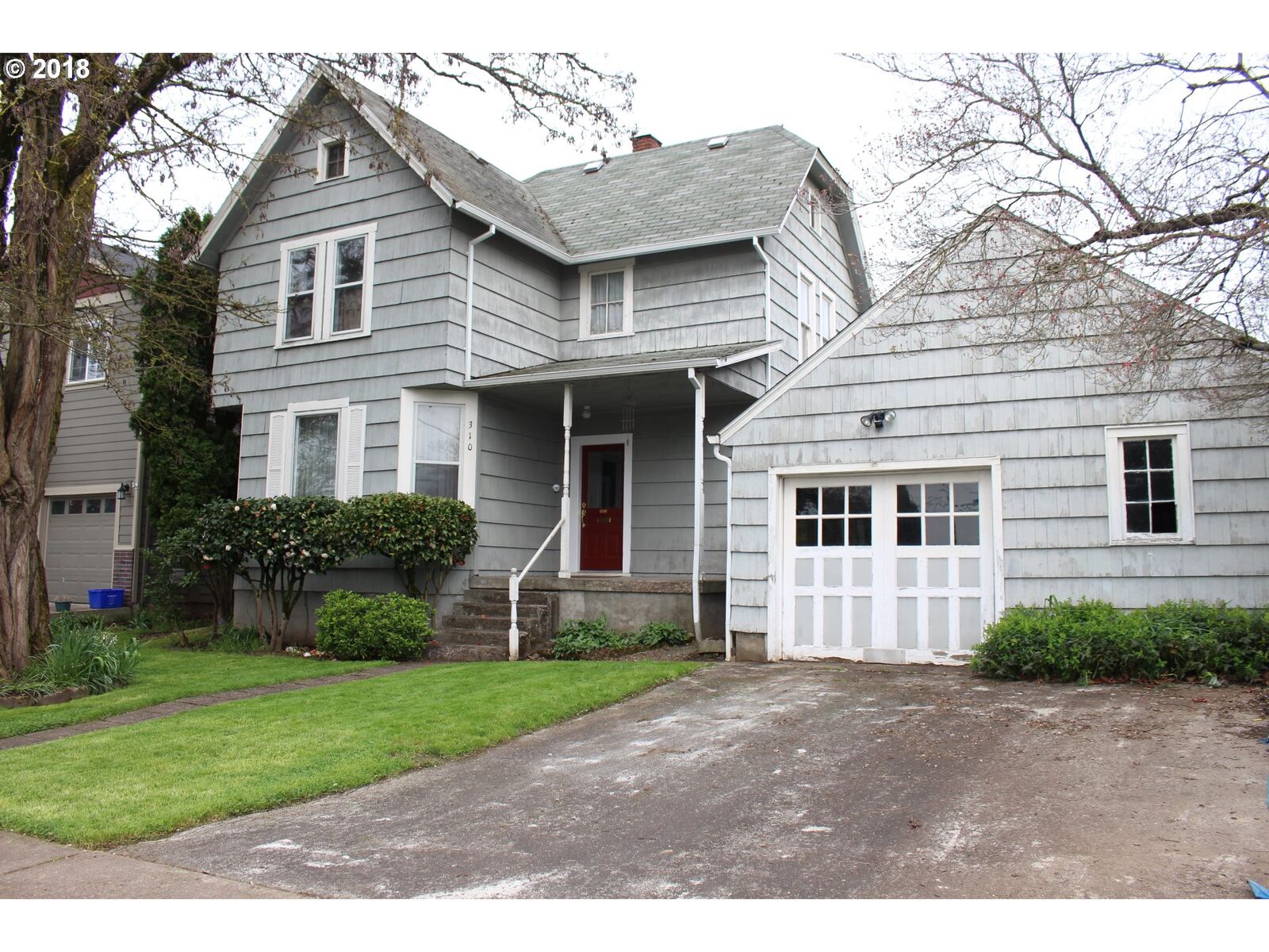 Property Photo:  310 E Gloucester St  OR 97027 