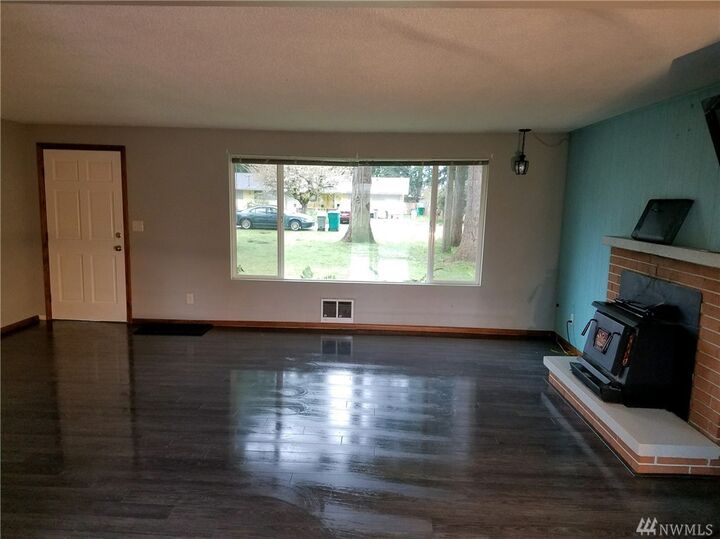 Property Photo:  5230 77th Place NE  WA 98270 