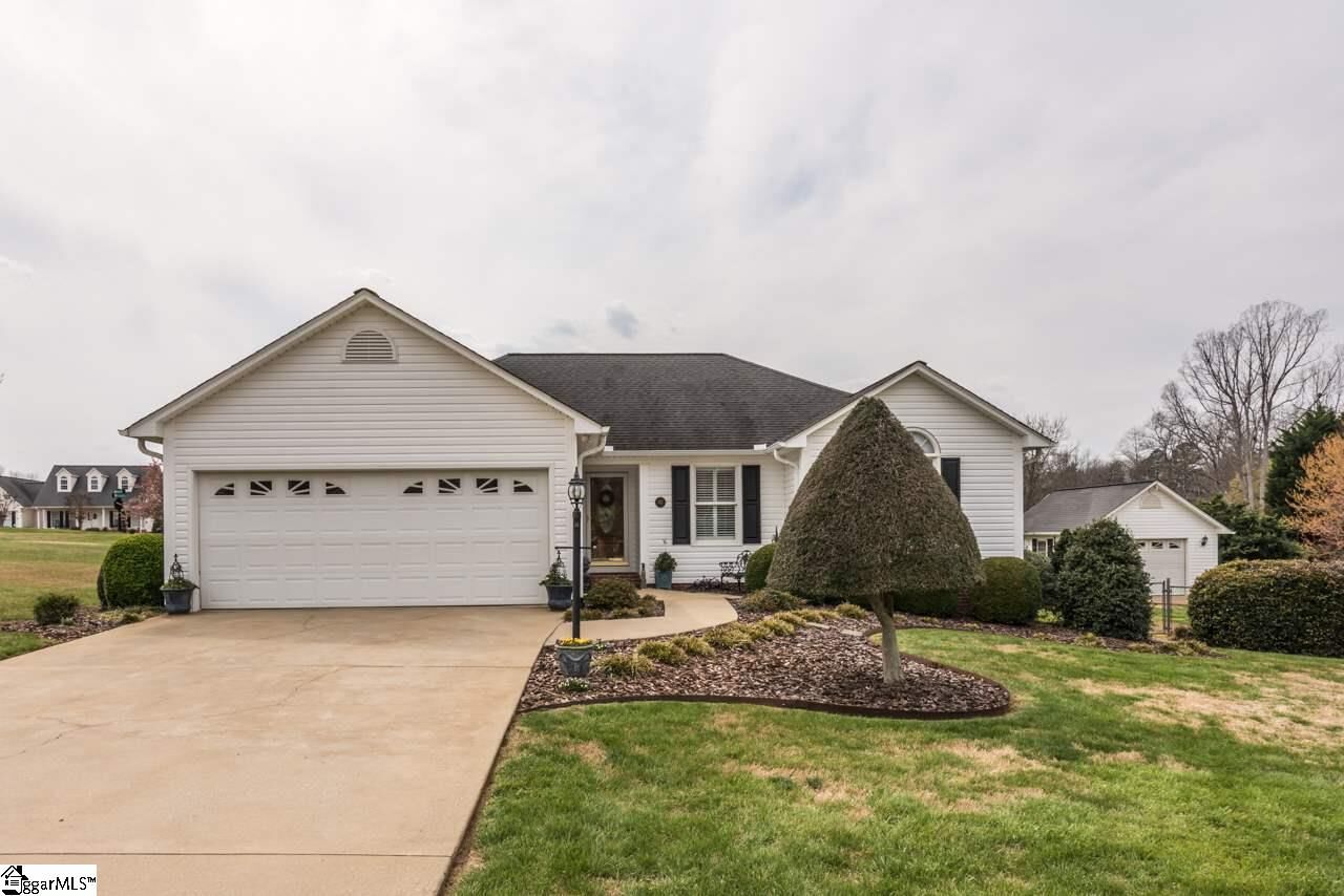 Property Photo: 331 Shallowford Drive SC 29316