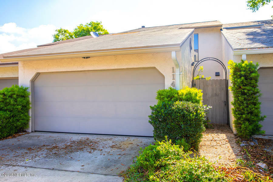 Property Photo:  1149 Romaine Circle E  FL 32225 