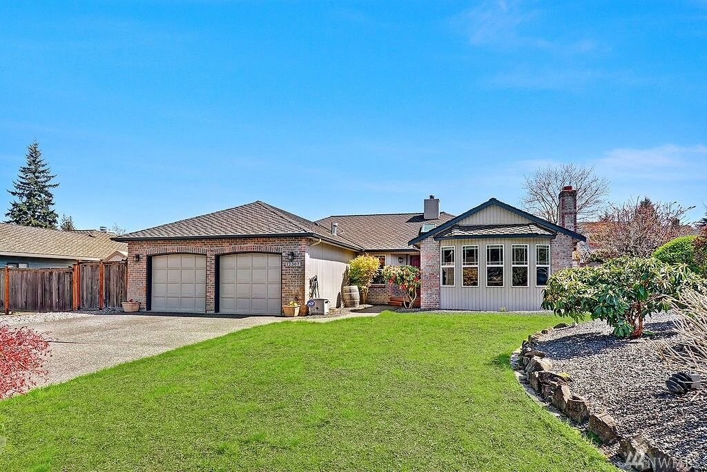Property Photo: 12307 43rd Dr SE WA 98208