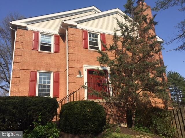 Property Photo: 8245 Cedar Landing Court VA 22306