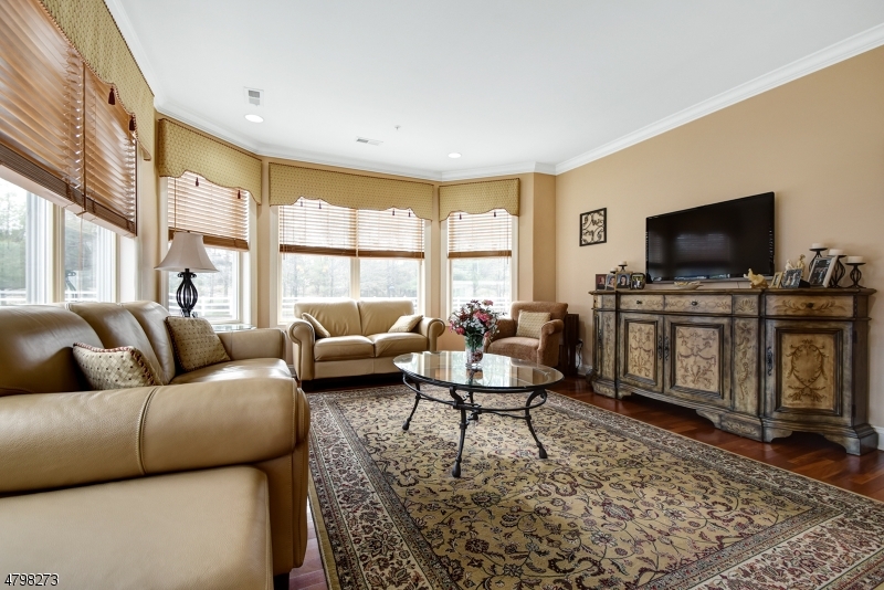 Property Photo:  4202 Pointe Gate Dr  NJ 07039 