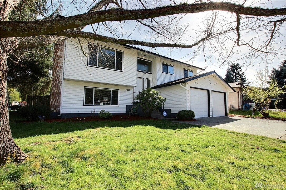 Property Photo: 4911 SW 324th Place WA 98023