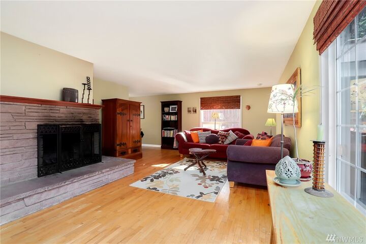 Property Photo:  1552 N 128th Street  WA 98133 