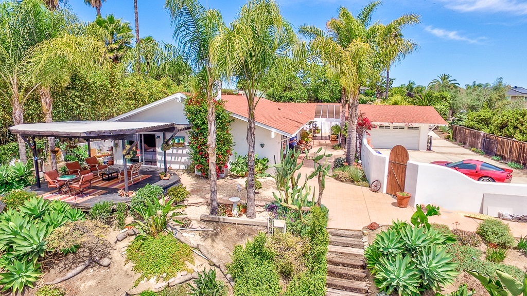Property Photo: 3225 Avenida De Loyola CA 92056
